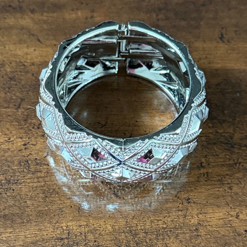Silver Geometric Bangle Bracelet Fashion Jewelry New - Picture 4 of 4
